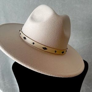 Treasure & Bond Nordstrom felt hat w studded trim fedora Panama hat cream beige